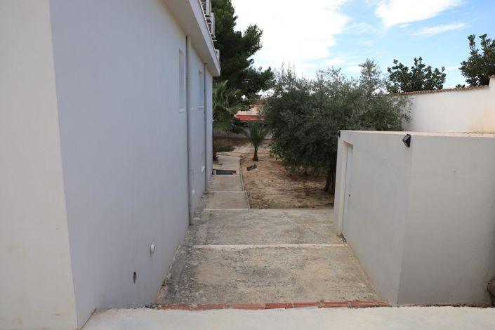 Image No.12-5 Bed Villa for sale