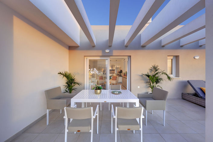 Image No.11-2 Bed Property for sale