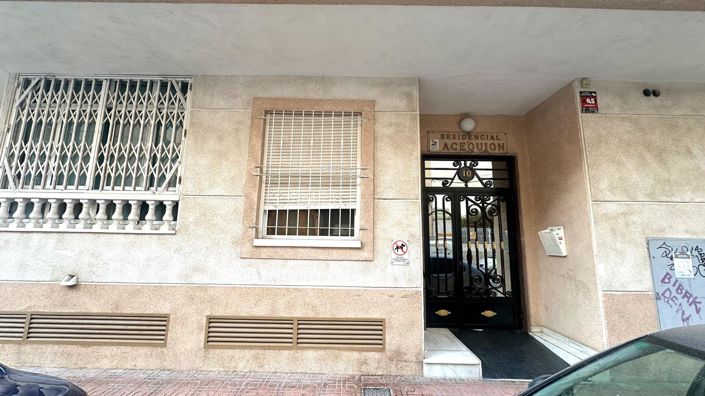 Image No.2-Appartement de 2 chambres à vendre à Torrevieja