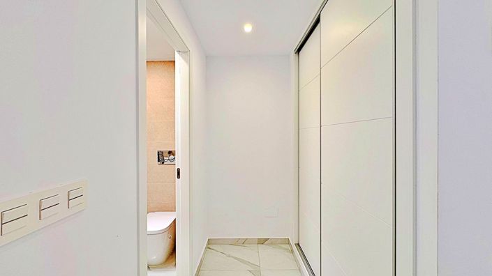 Image No.18-3 Bed Townhouse for sale