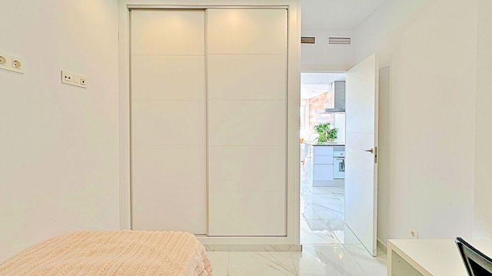 Image No.22-3 Bed Townhouse for sale