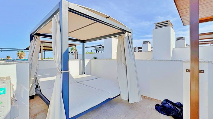 Image No.26-3 Bed Townhouse for sale