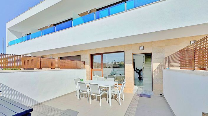 Image No.2-3 Bed Townhouse for sale