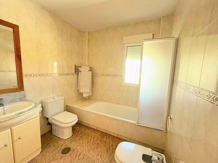 Image No.11-5 Bed Townhouse for sale