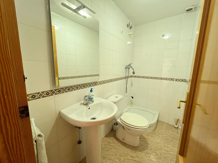 Image No.17-5 Bed Townhouse for sale
