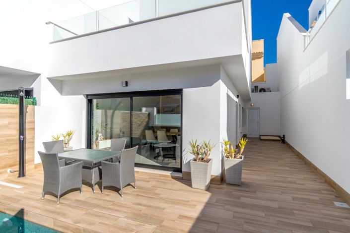 Image No.3-3 Bed Villa for sale