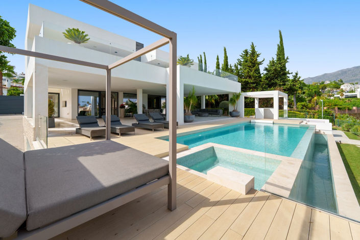 Image No.15-Villa de 5 chambres à vendre à Nueva Andalucia