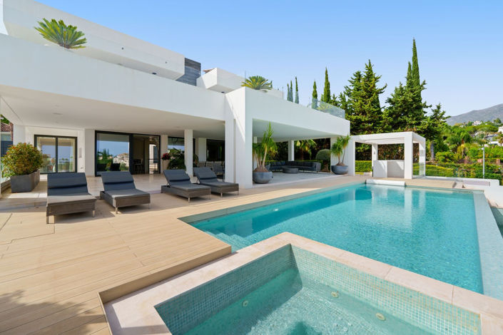 Image No.17-Villa de 5 chambres à vendre à Nueva Andalucia