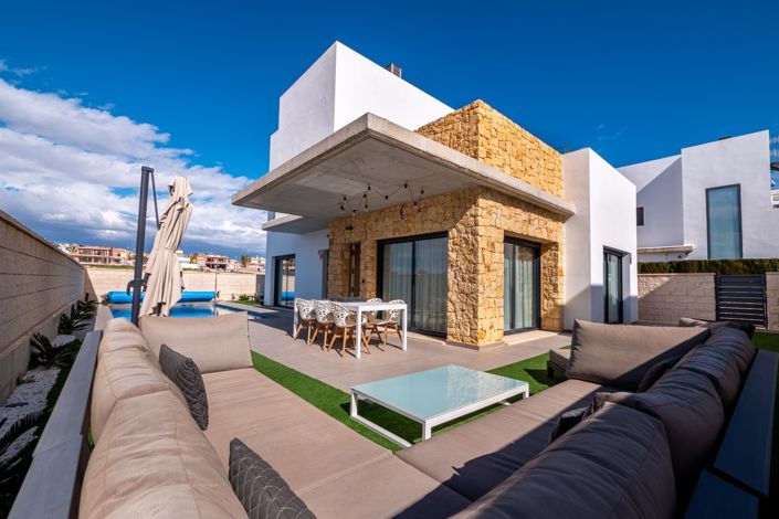 Image No.2-3 Bed Villa for sale