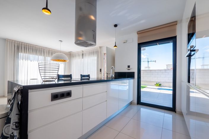 Image No.5-3 Bed Villa for sale