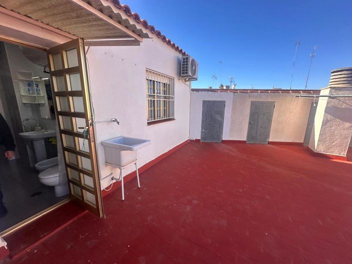 Image No.14-2 Bed Property for sale
