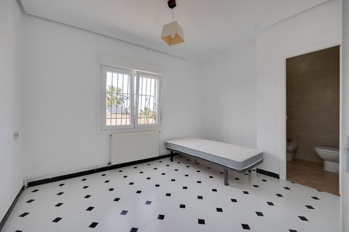 Image No.11-3 Bed Villa for sale