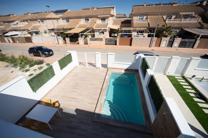 Image No.33-3 Bed Townhouse for sale
