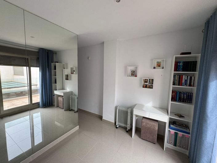 Image No.14-3 Bed Townhouse for sale