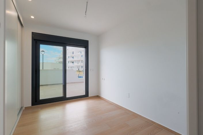 Image No.11-2 Bed Apartment for sale