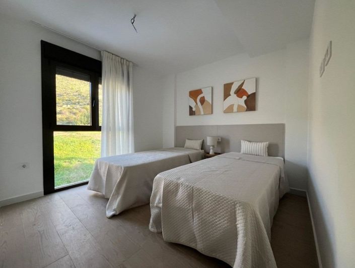 Image No.19-2 Bed Townhouse for sale