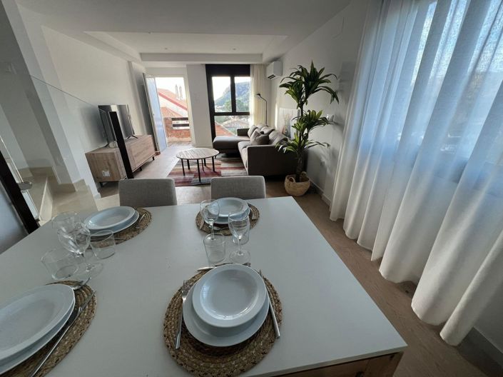 Image No.9-2 Bed Townhouse for sale