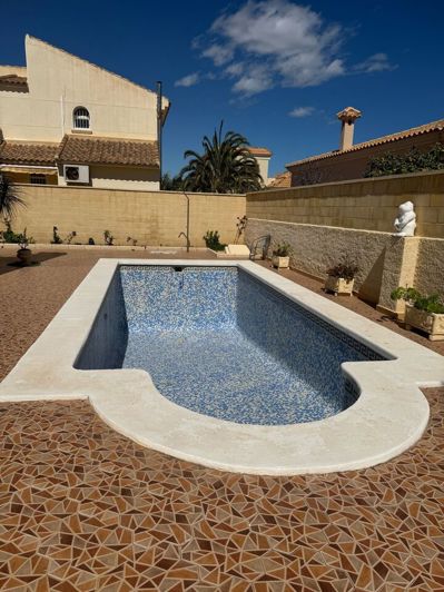 Image No.2-Villa de 4 chambres à vendre à Playa Flamenca