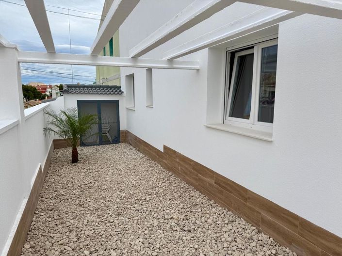 Image No.13-3 Bed House for sale