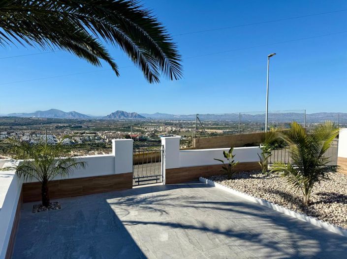 Image No.3-3 Bed House for sale