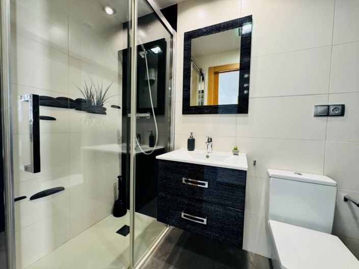 Image No.44-2 Bed Duplex for sale