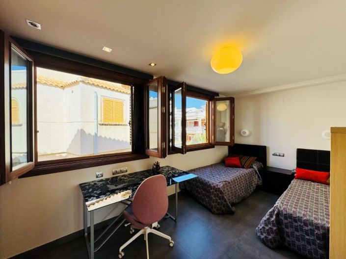 Image No.47-2 Bed Duplex for sale