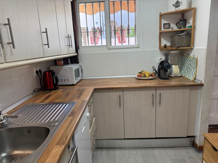 Image No.8-3 Bed House for sale
