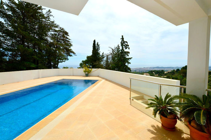 Image No.11-3 Bed House for sale