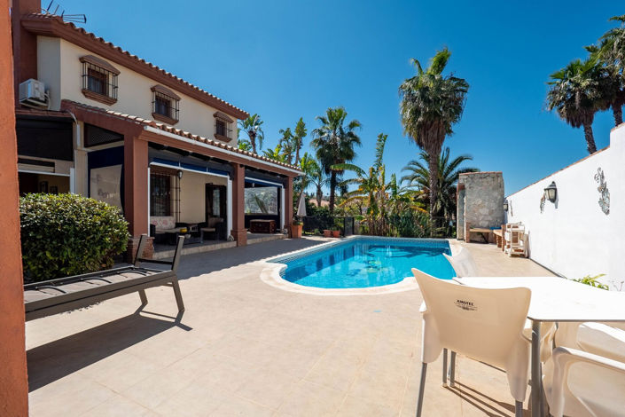 Image No.2-Villa de 4 chambres à vendre à Alhaurín el Grande