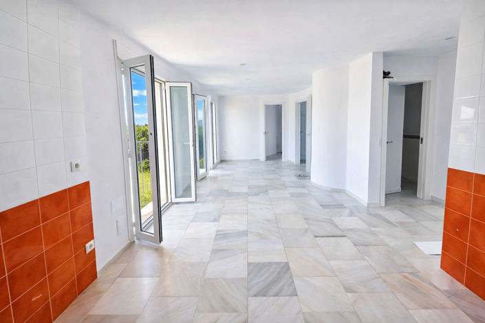 Image No.9-3 Bed Apartment for sale