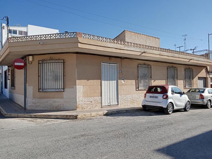 Image No.3-3 Bed House for sale