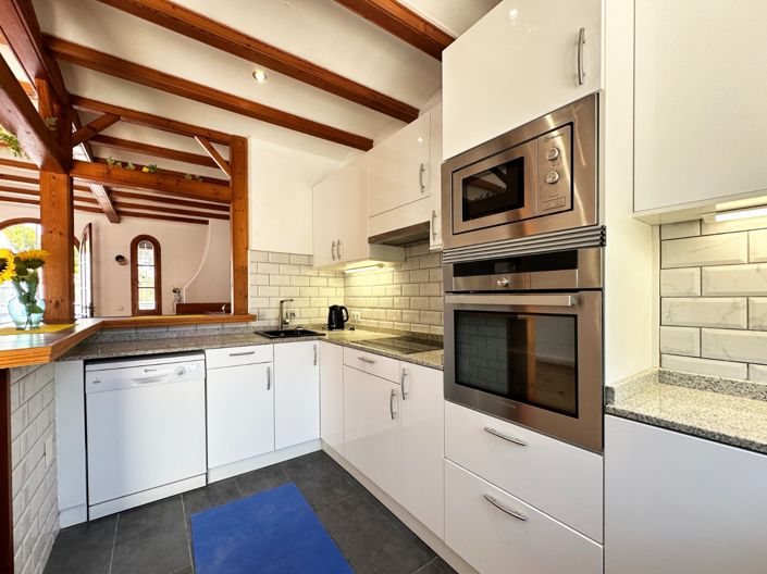 Image No.15-3 Bed Townhouse for sale