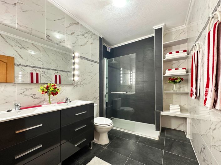 Image No.33-3 Bed Townhouse for sale