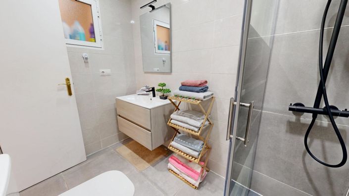 Image No.32-3 Bed House for sale