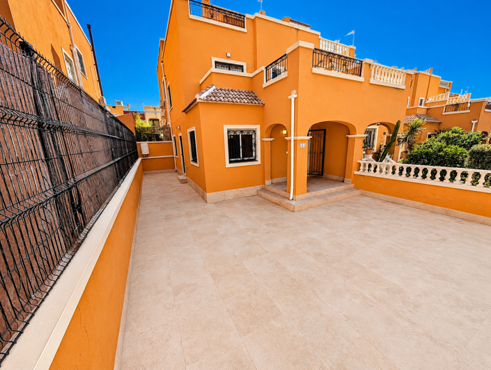 Image No.2-Villa de 3 chambres à vendre à Orihuela Costa