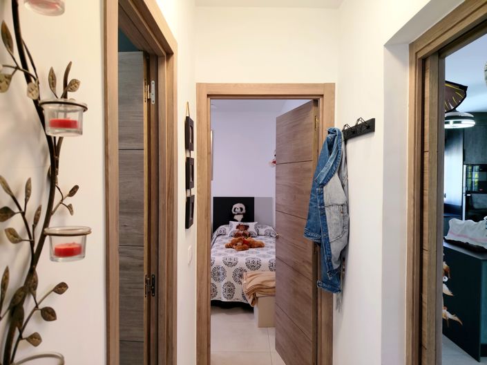 Image No.12-3 Bed House for sale