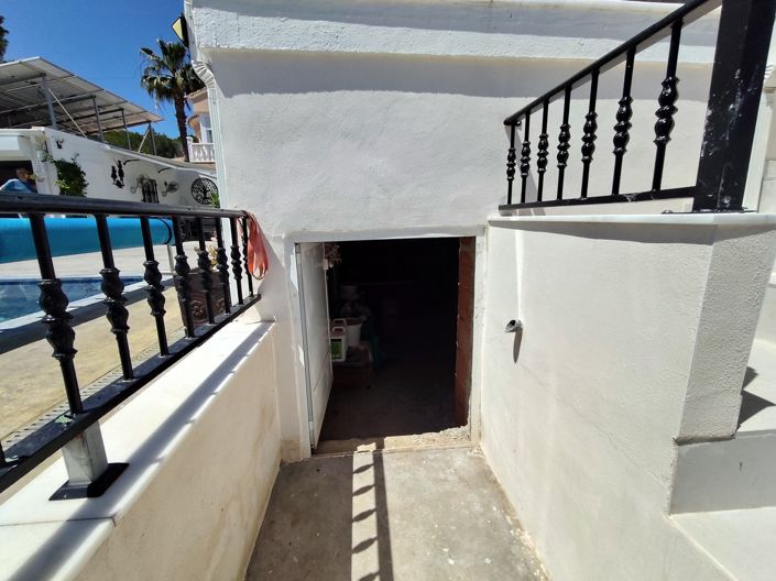 Image No.35-3 Bed House for sale