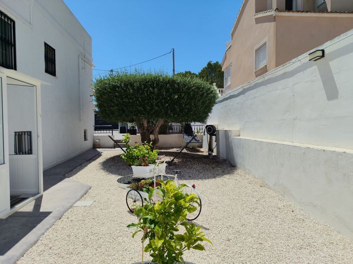 Image No.45-3 Bed House for sale