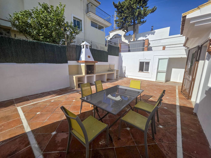 Image No.3-Villa de 3 chambres à vendre à Estepona