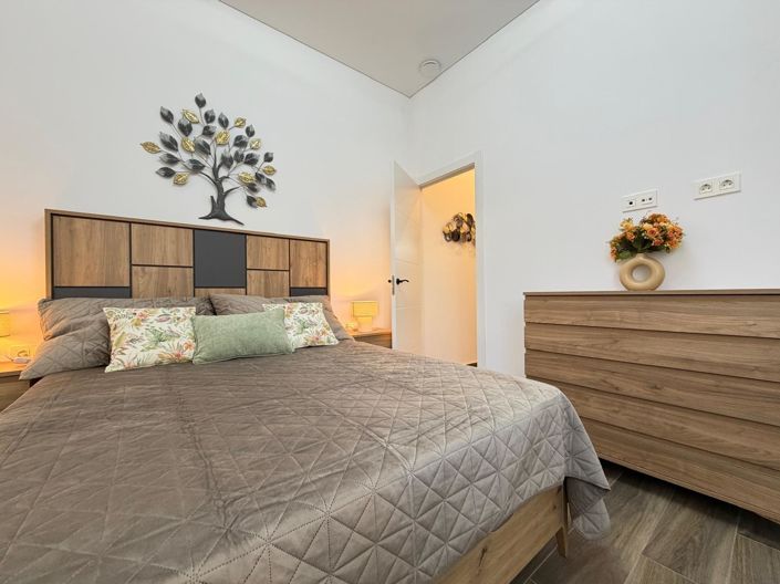 Image No.39-2 Bed Apartment for sale