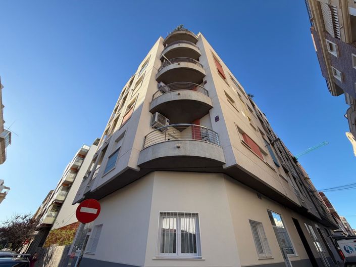 Image No.50-2 Bed Apartment for sale