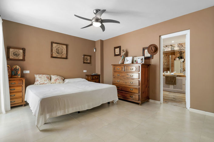 Image No.4-3 Bed Apartment for sale