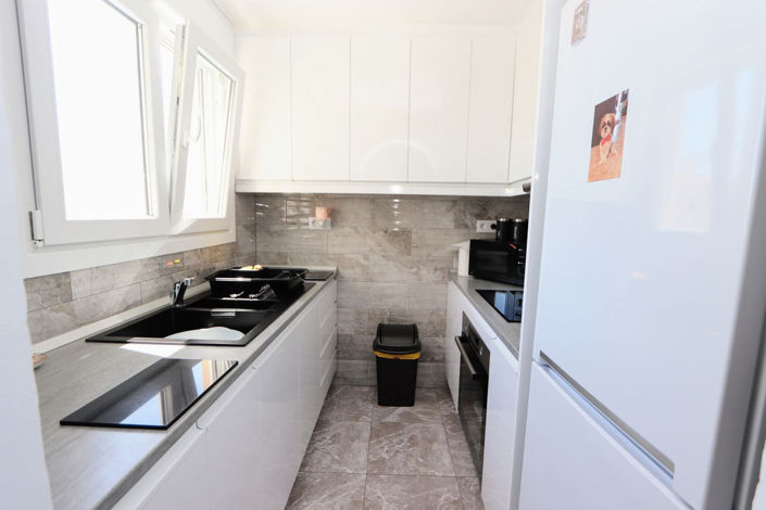 Image No.11-2 Bed House for sale