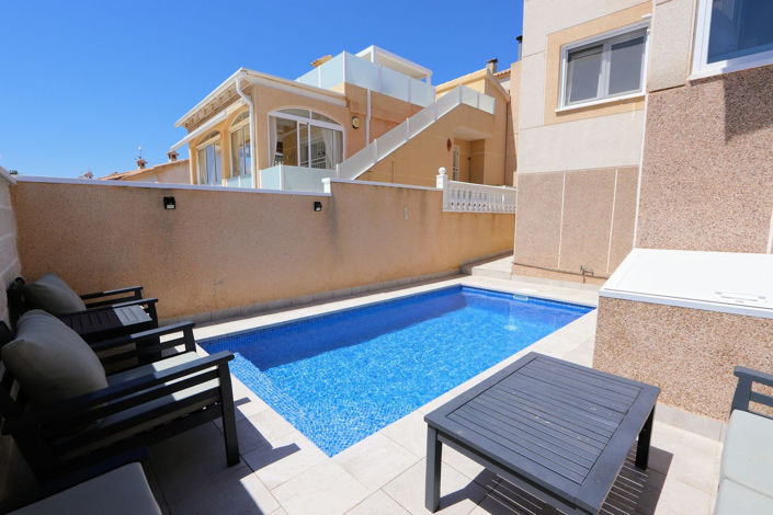 Image No.19-2 Bed House for sale