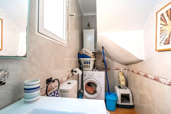 Image No.20-3 Bed House for sale