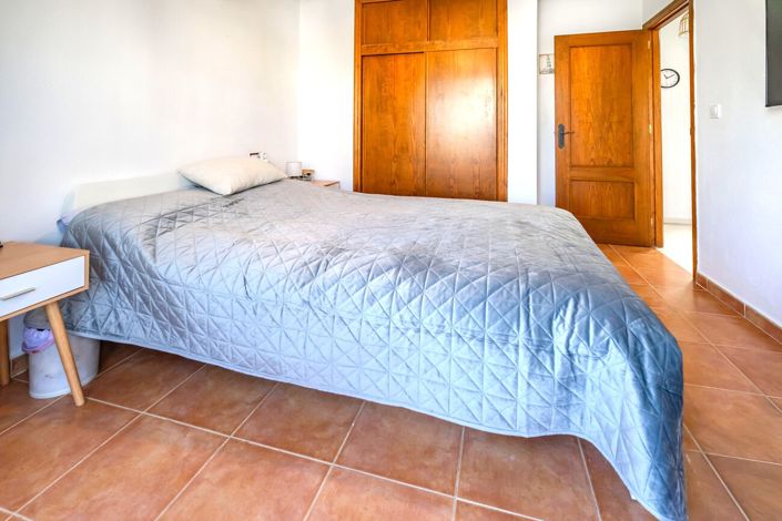 Image No.30-3 Bed House for sale