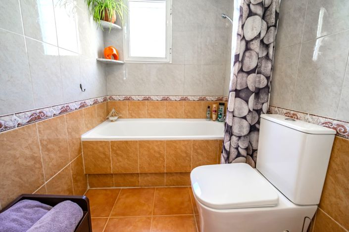 Image No.32-3 Bed House for sale