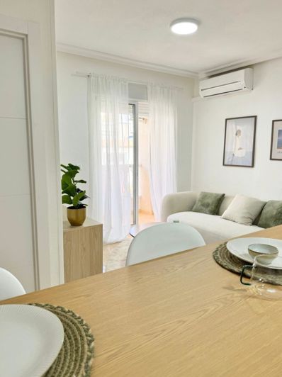 Image No.2-Appartement de 2 chambres à vendre à Torrevieja