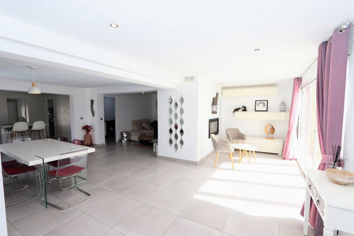 Image No.10-4 Bed House for sale
