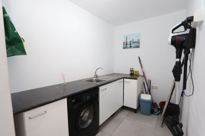 Image No.15-4 Bed House for sale